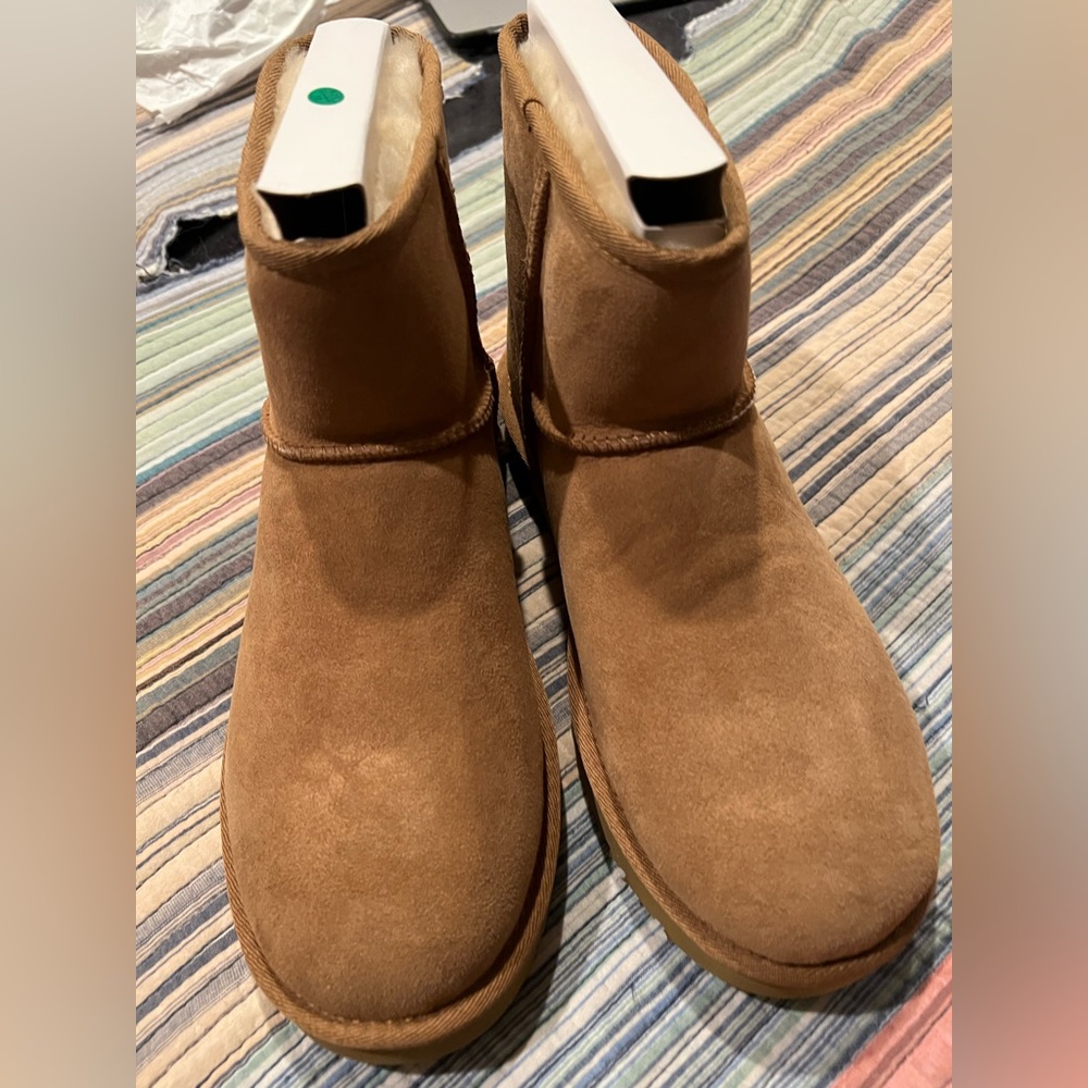 UGG CLASSIC MINI II CHESTNUT SUEDE SHEEPSKIN WOMENS BOOTS SIZE US 10 NEW